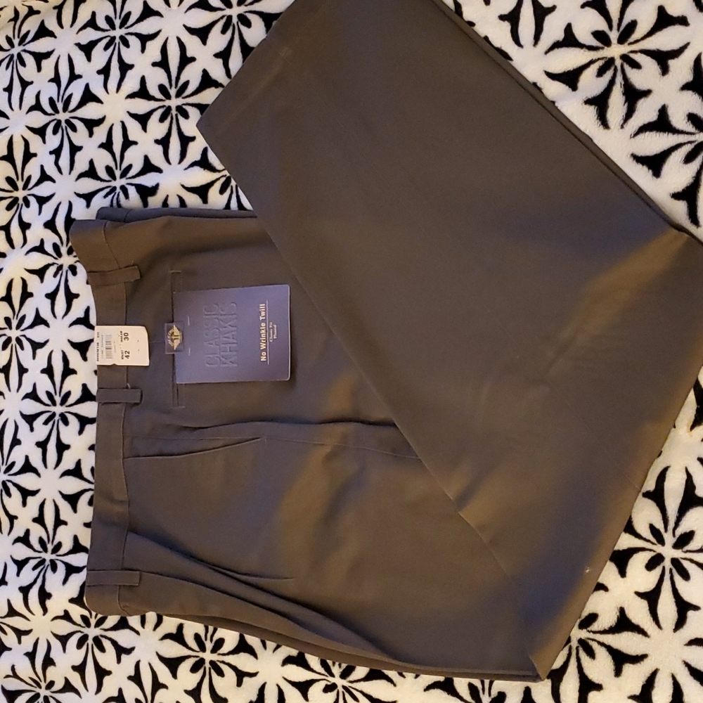 SC - NWT Men's Dockers Classic Khaki